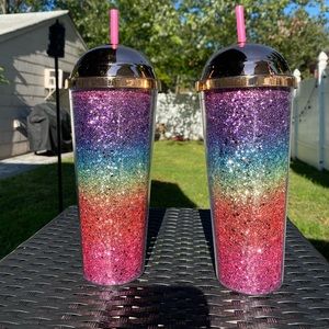 Multi color tumbler cups.